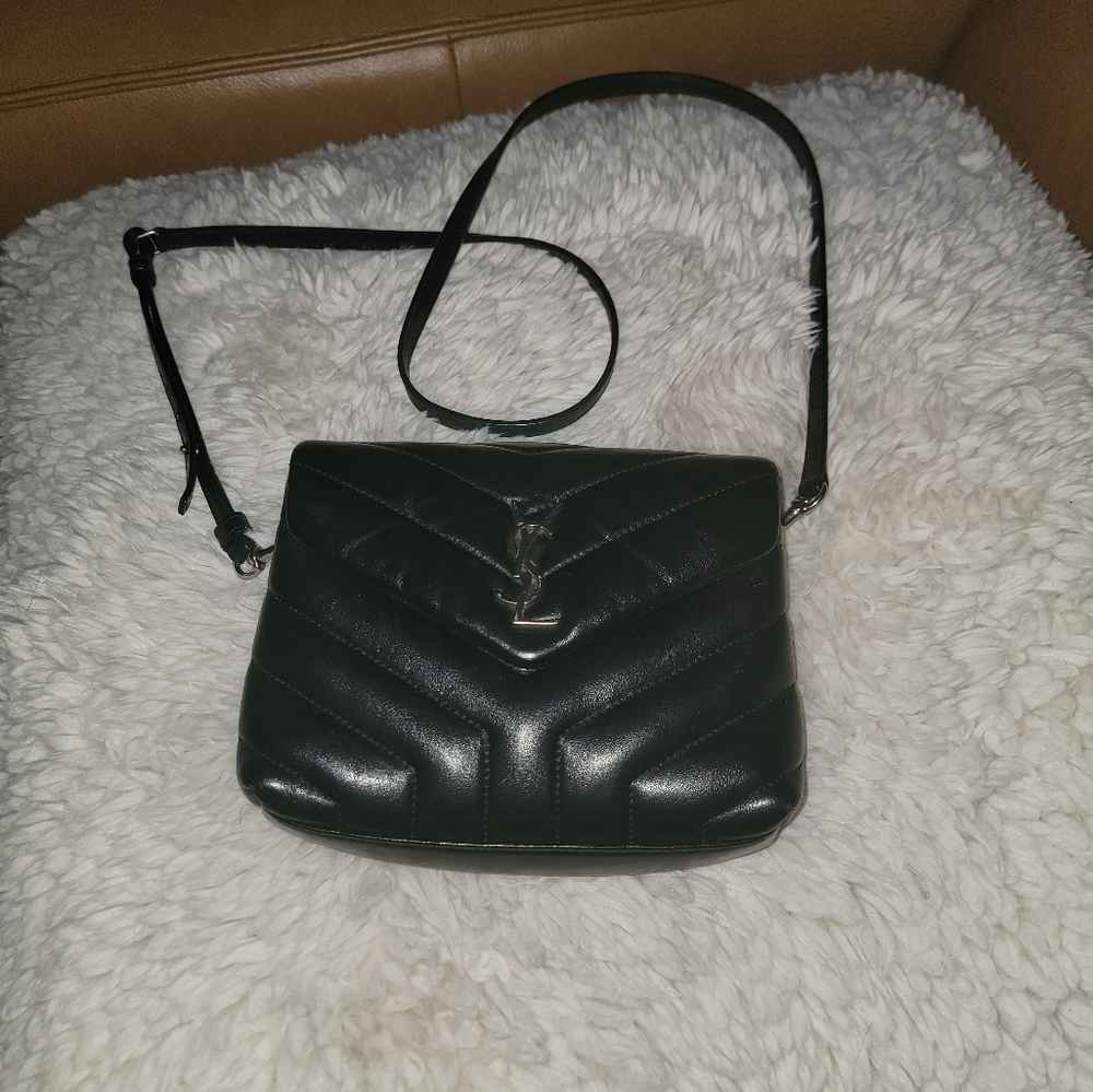 Yves Saint Laurent LouLou Toy Crossbody Bag. Matelasse. - Picture 2 of 4